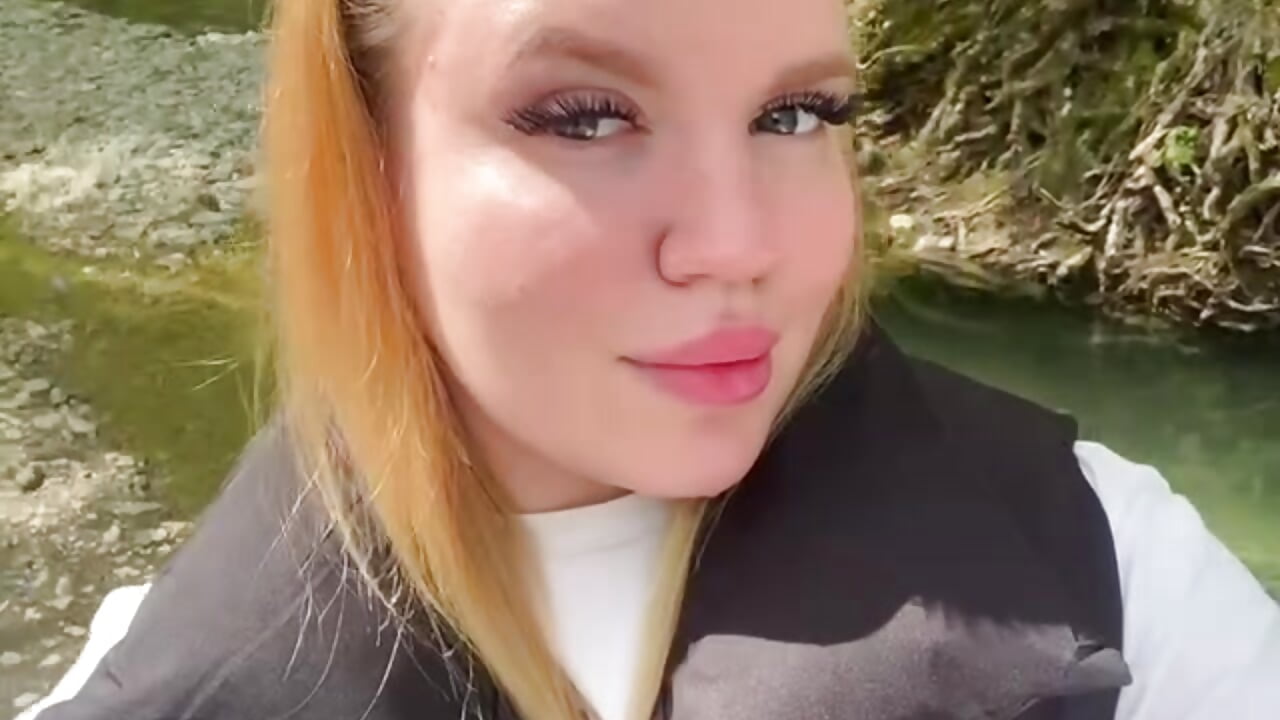 It's me - video by LuettaScarff cam model