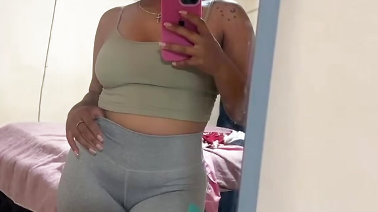 Un dia en casa - video oleh model kamera ZamiraNava