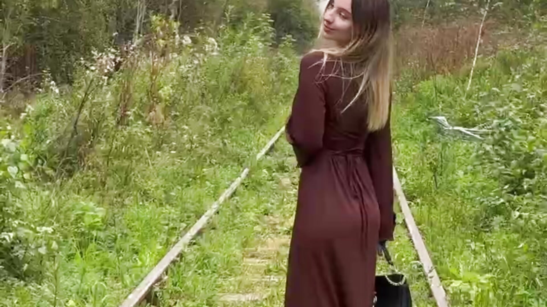 Train in Forest – video od Bonkita