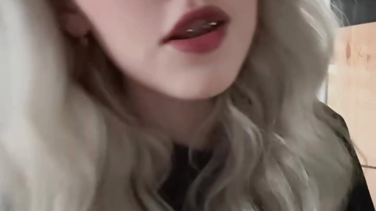 profile-intro-video-1793017248 - video by DeannKuliga cam model