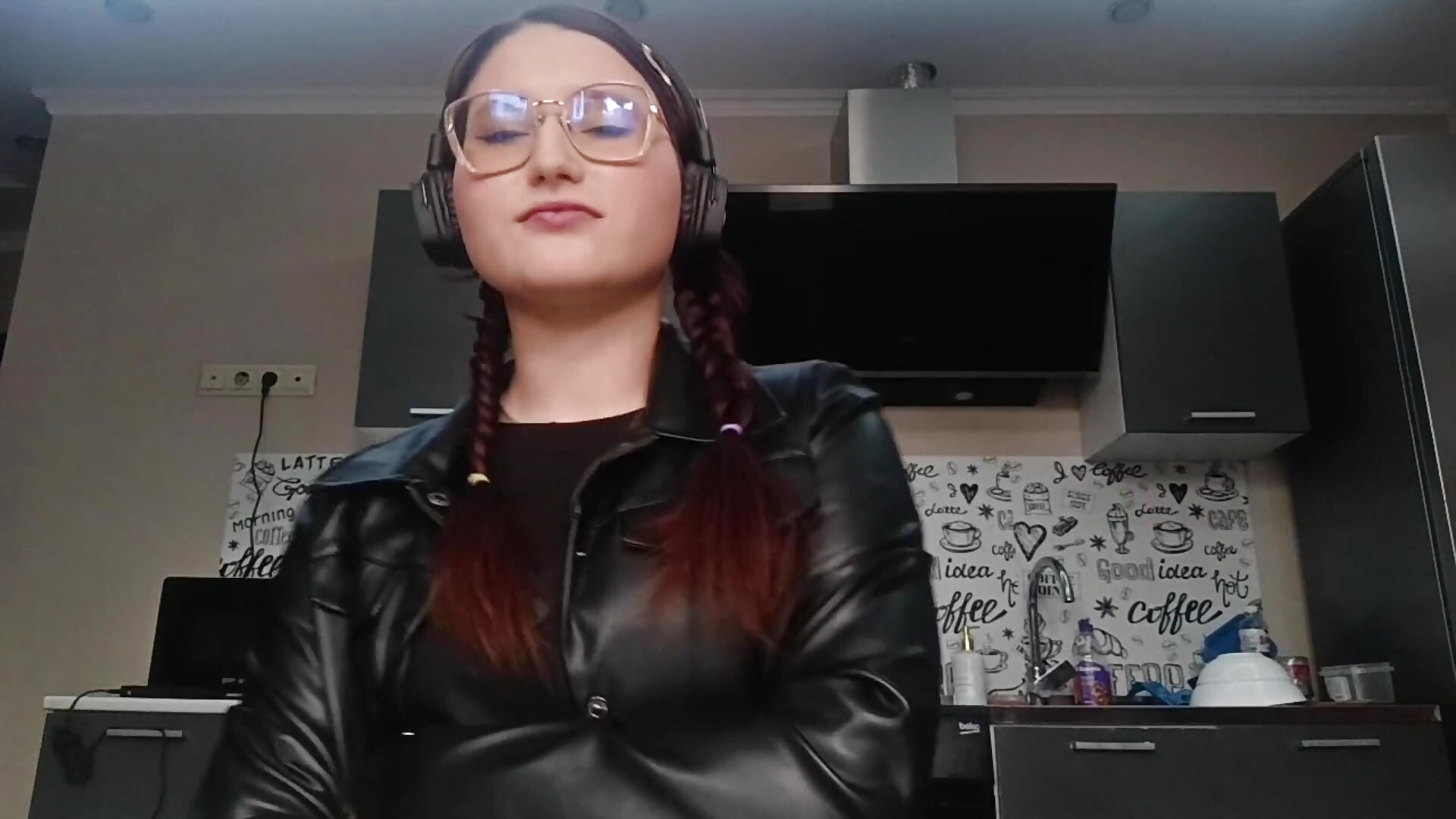 2 - video by MindaBrodnicki cam model