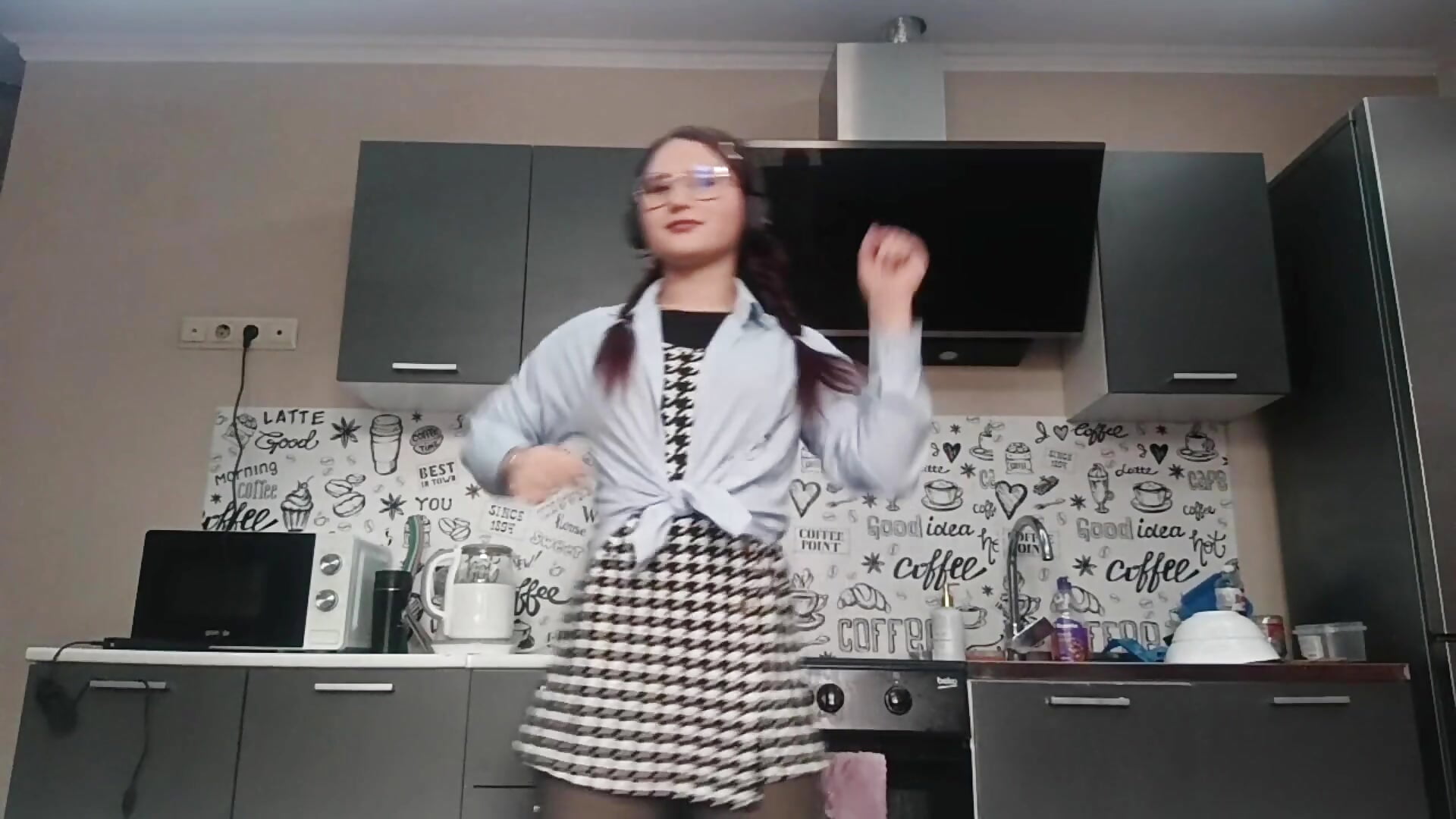 4 - video by MindaBrodnicki cam model