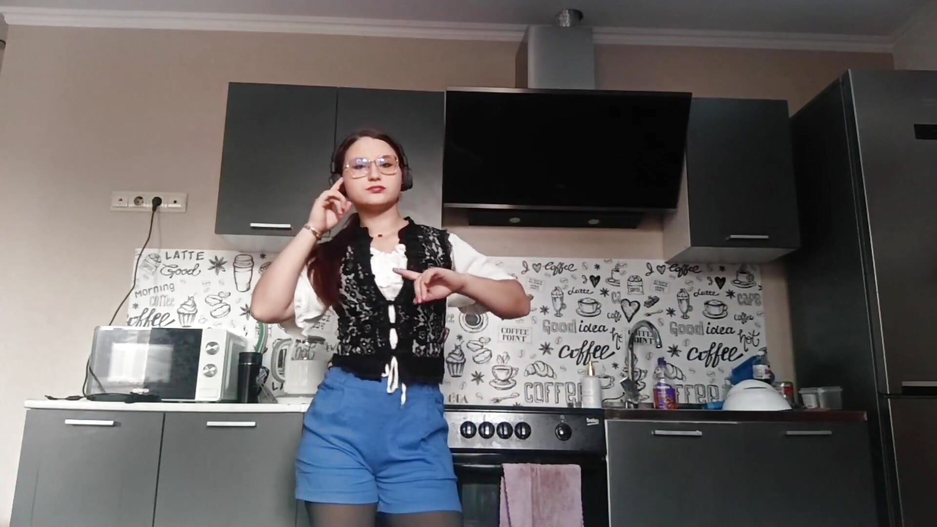 5 - video by MindaBrodnicki cam model