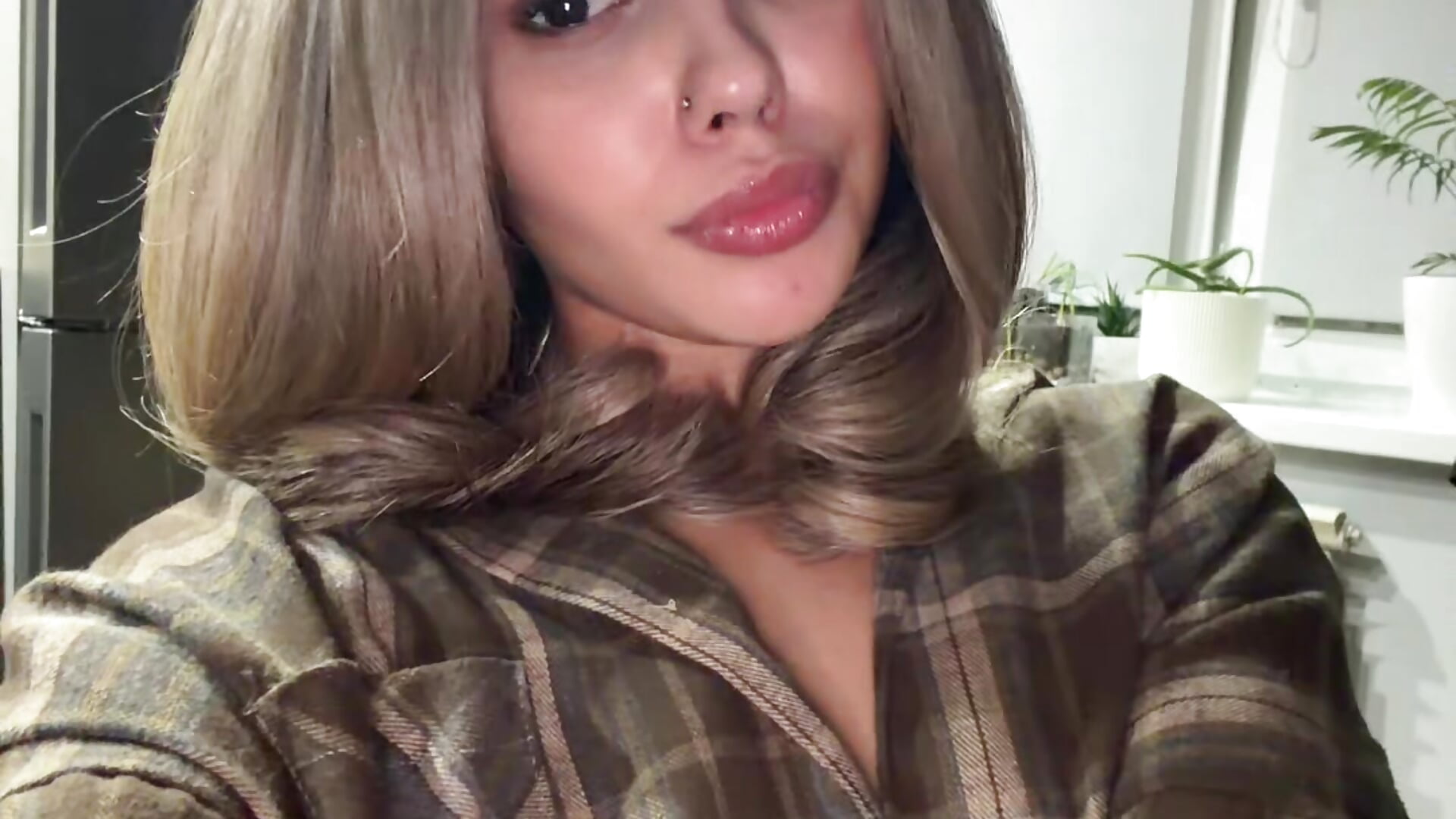 A little beauty from me - video DaniellaBorra kameramallilta