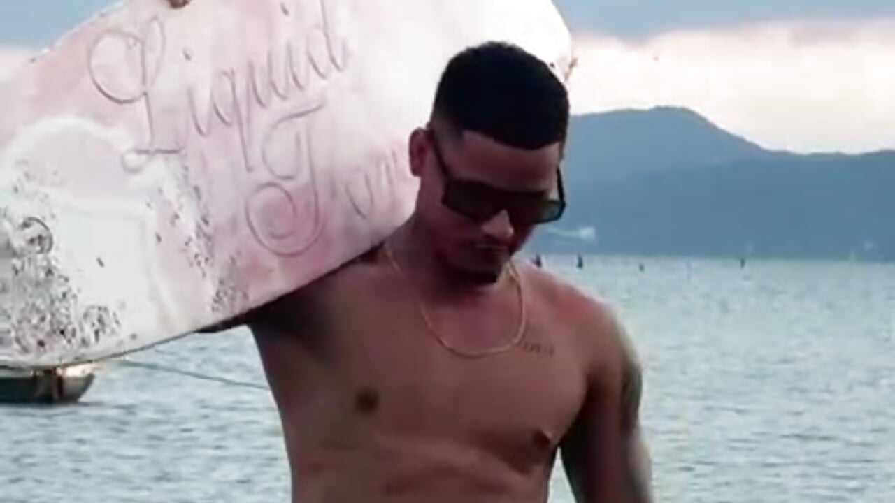 beach day – video af Muscleshotstud cam-model