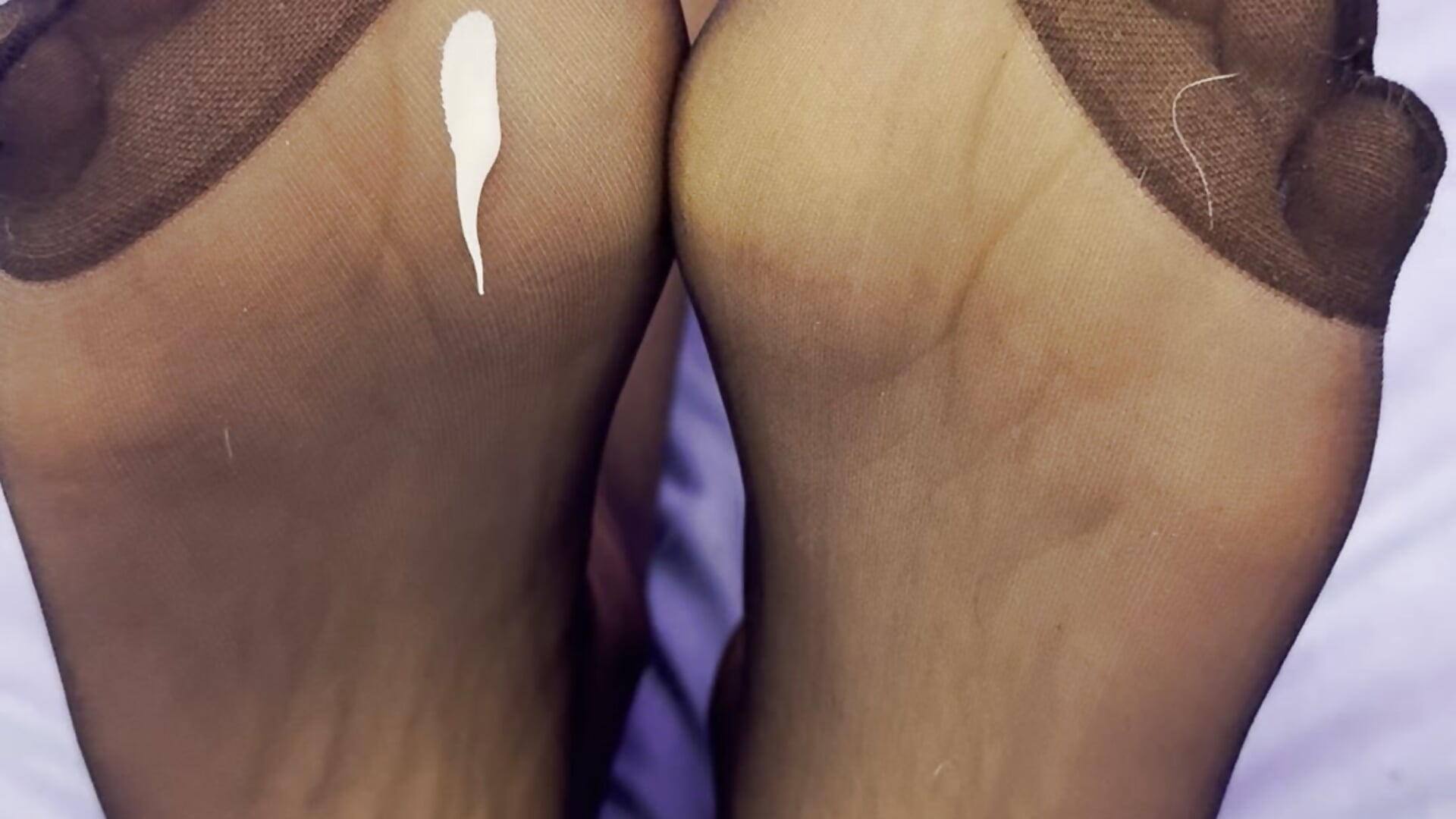 CUM ON MY PANTYHOSES– devora_peach kameramodell videója