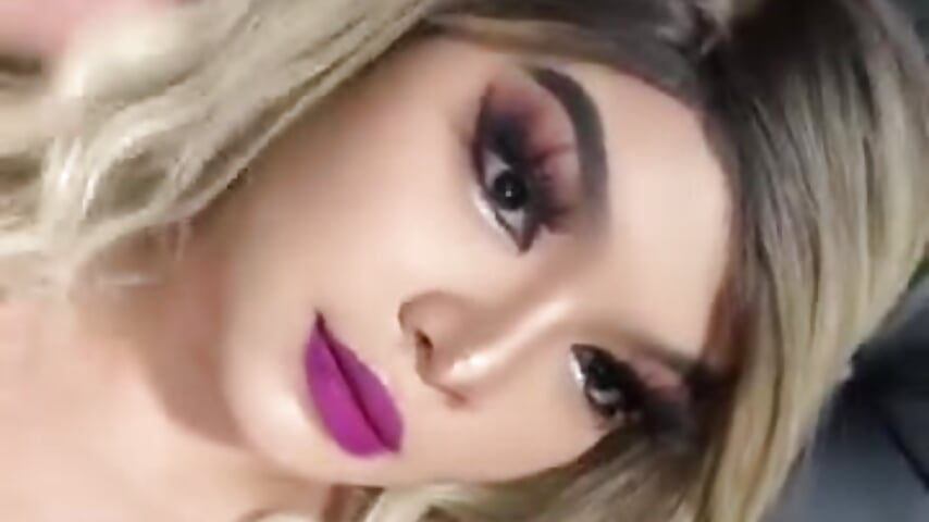Me– misss_abby kameramodell videója