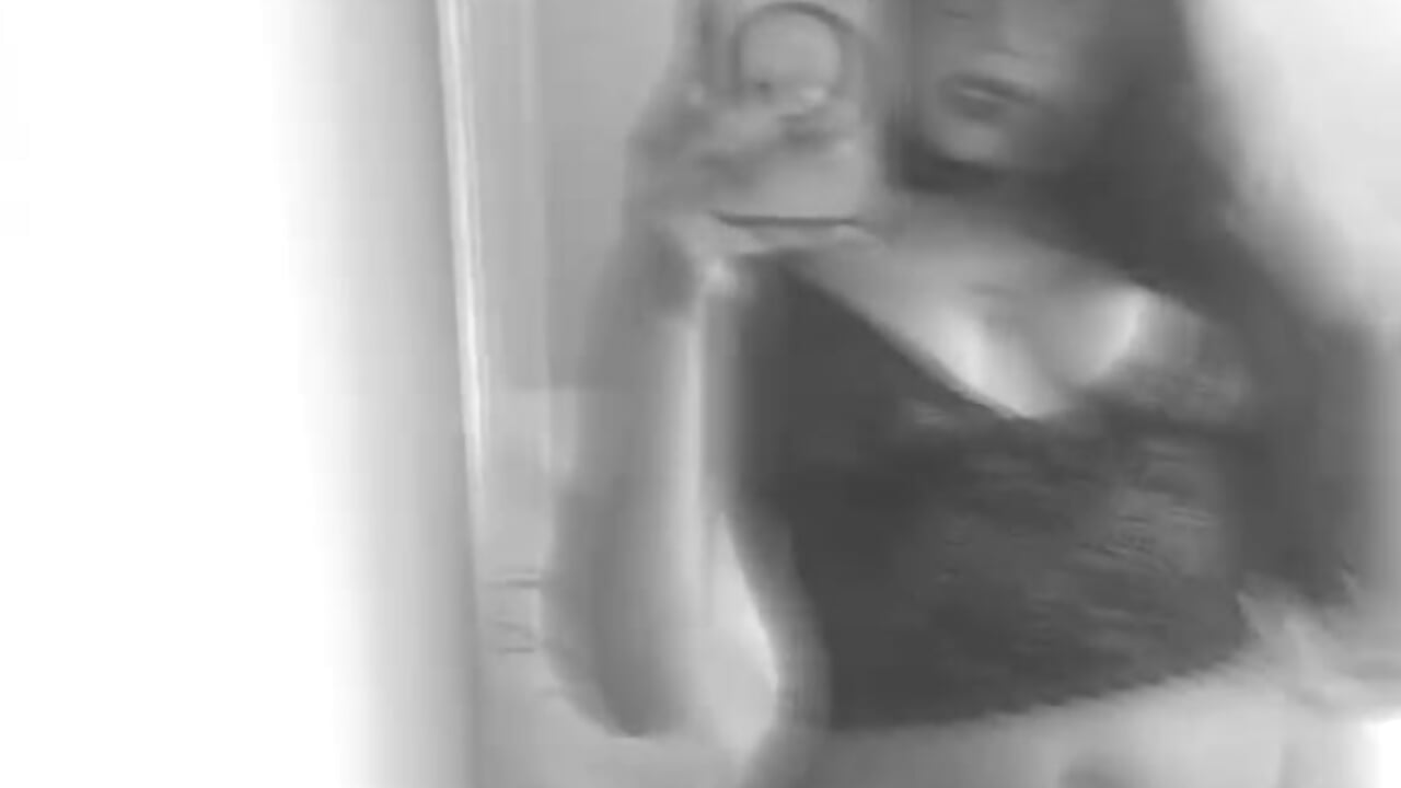 Elegance in black Live Buena - video Zayra_Lune kameramallilta