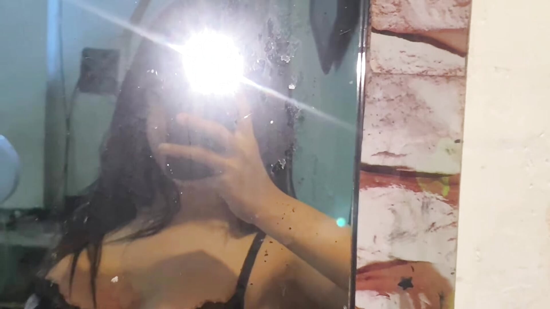 9830efc62e784e3e95659a551b9ce7f7 - video oleh Goldey_Asian