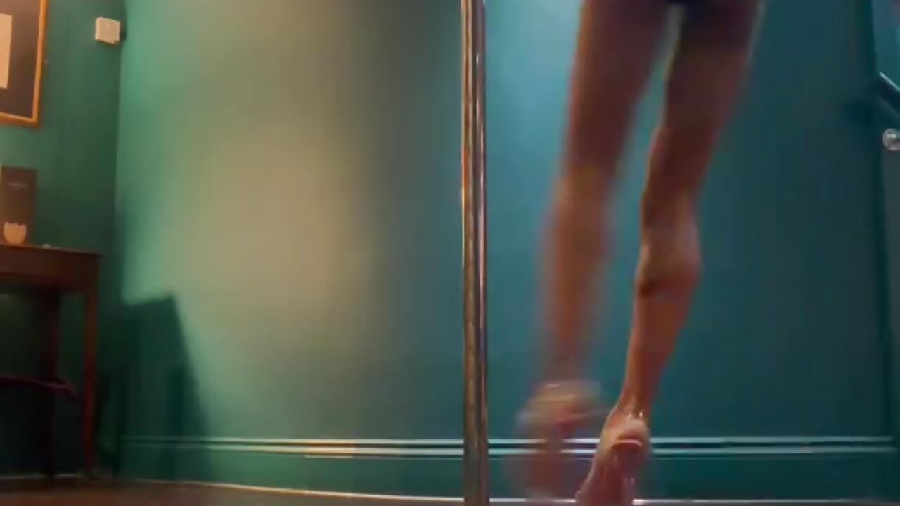 I've been Working on my glutes. Can you tell? 😉 - video av AriaDance