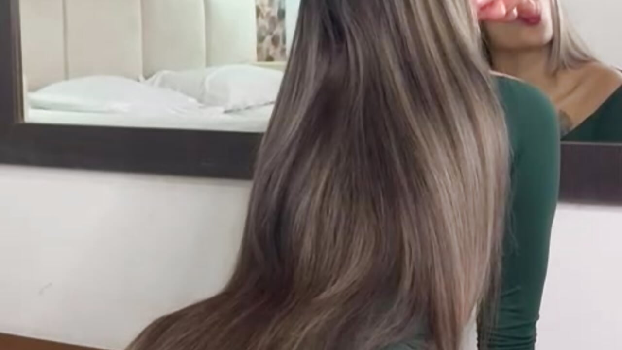 Playning front mirror - video by MarilynMendoza cam model