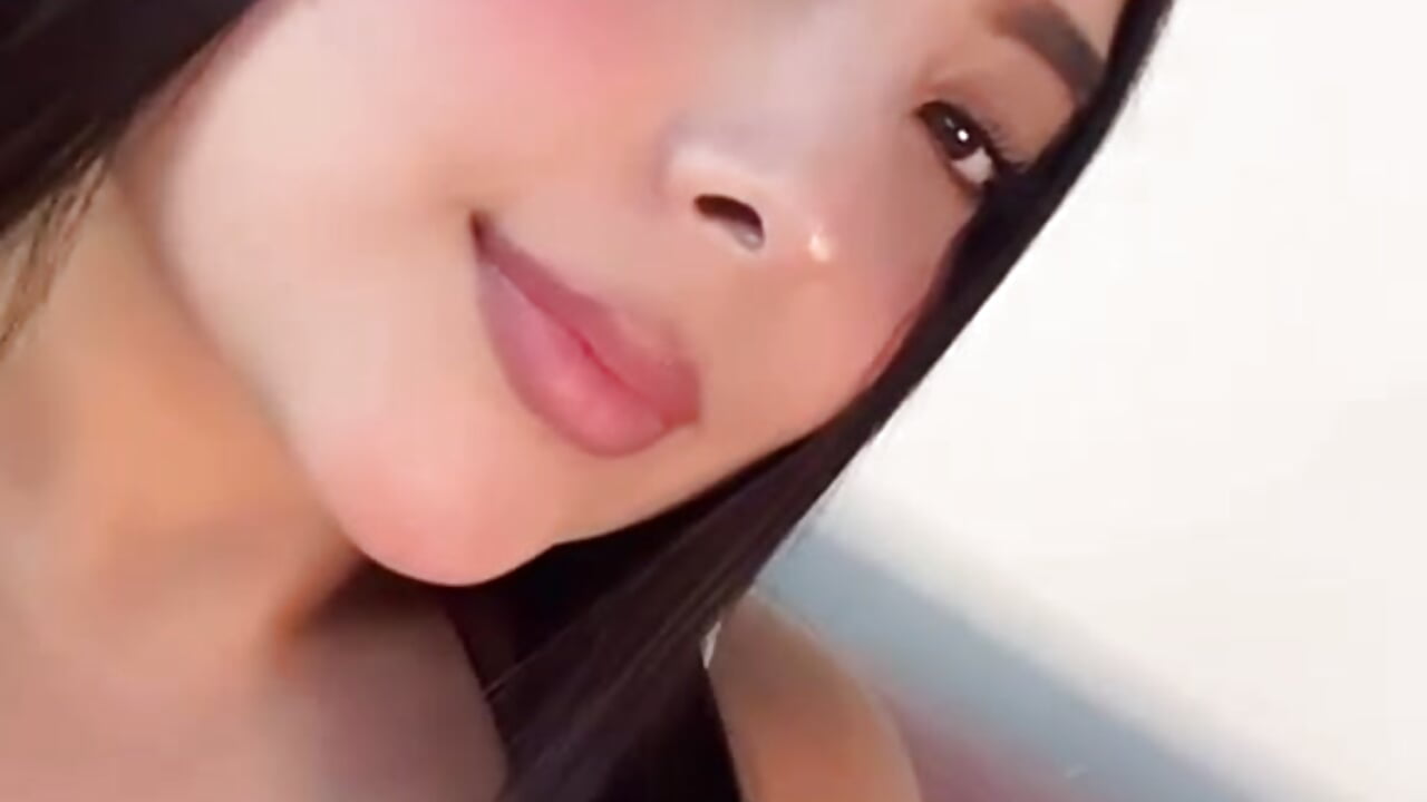 Lovely eyes, but guess what dirty mind, you ready for this? - valenAbravanel 캠 모델의 동영상