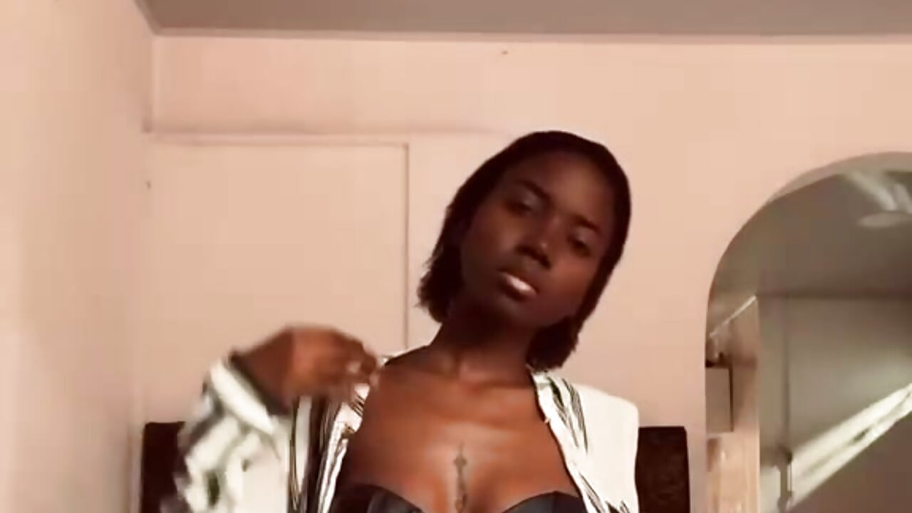 Me😊 - video by Greyhall cam model