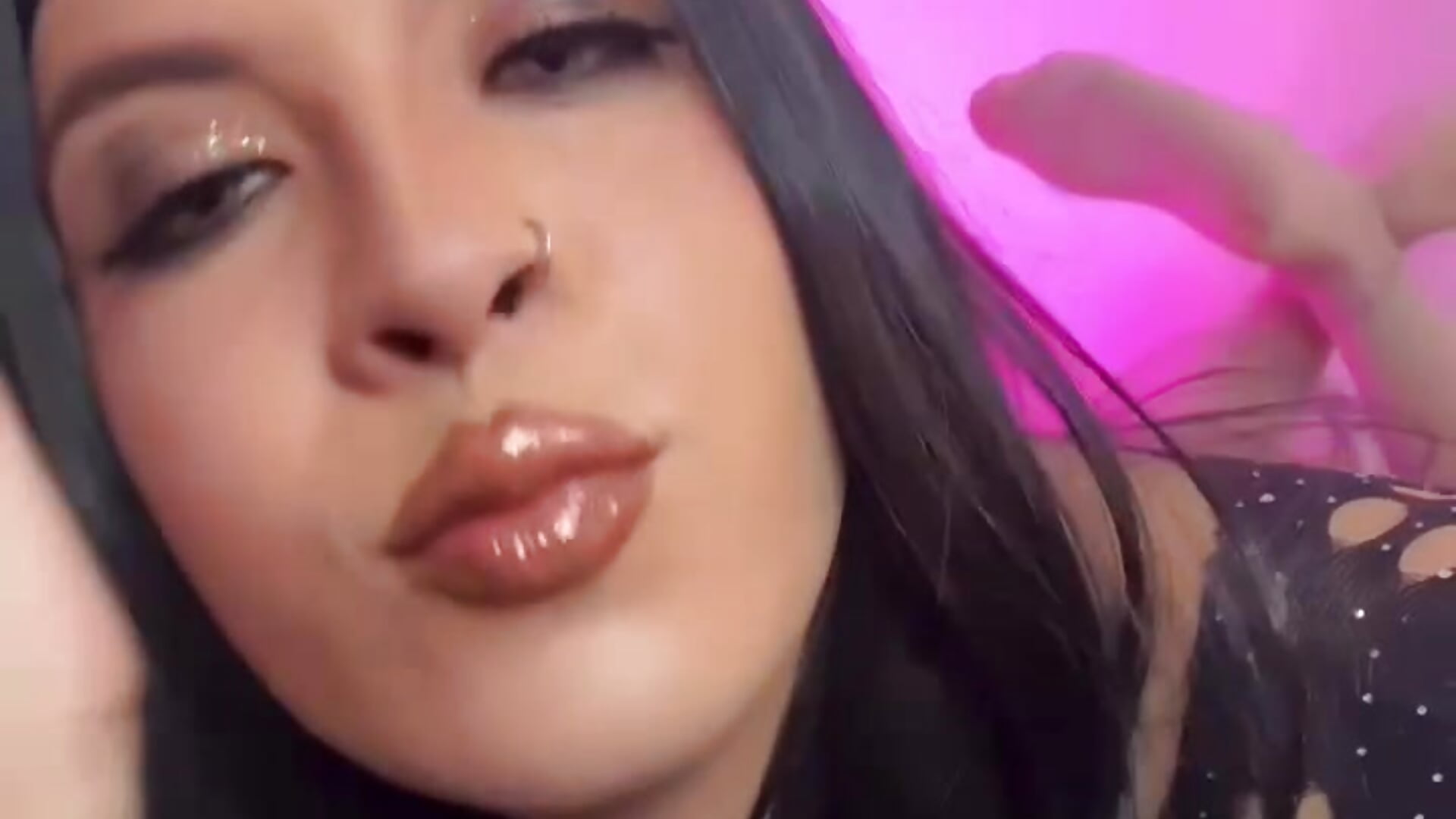 kisses for you my love ˚.🎀༘⋆ – video od Maia__rosee