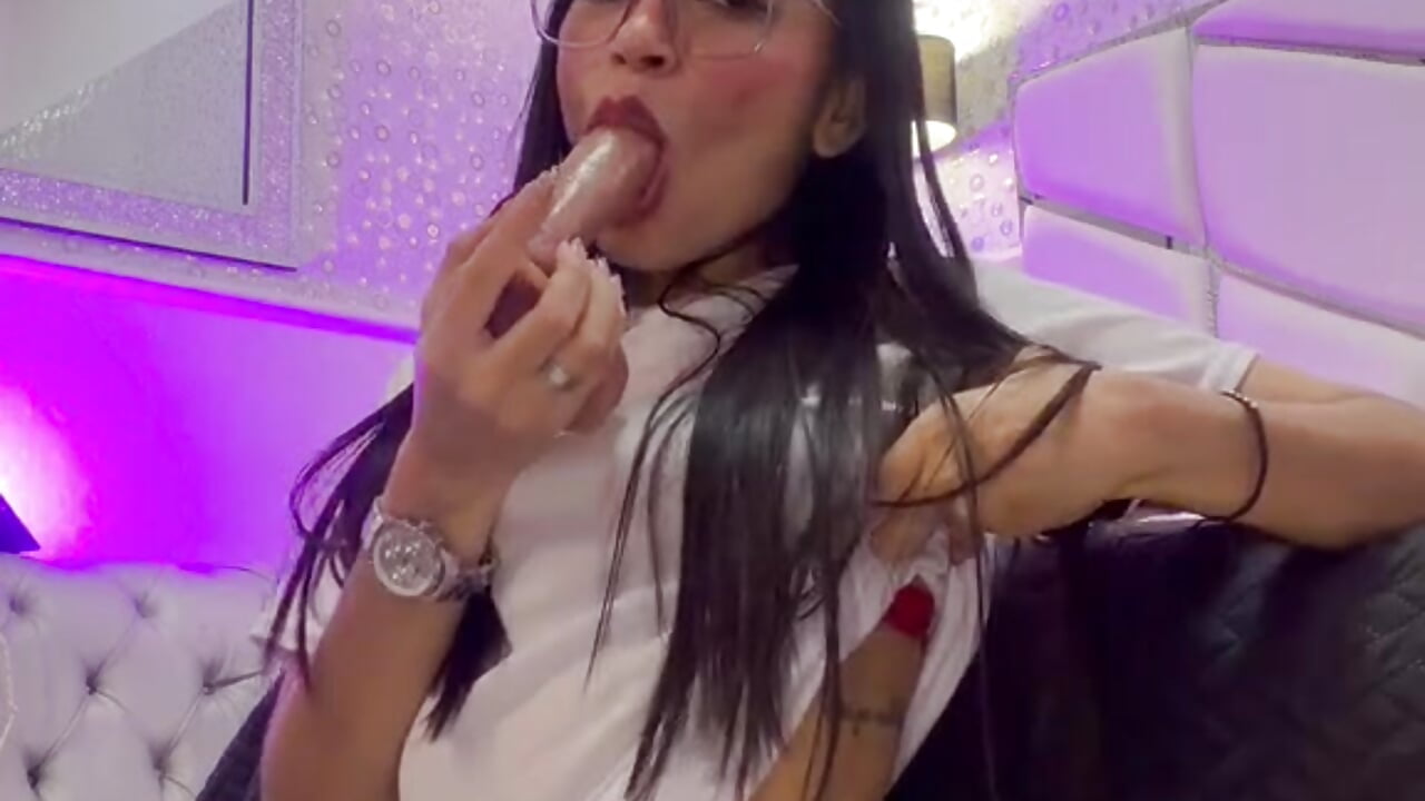 Just me sucking a dick🙈🥹 - Naughtygabbie 캠 모델의 동영상