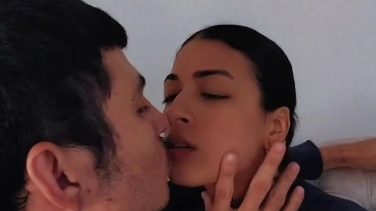 Kisses－カメラキャストのAnyaandGiorgioの動画