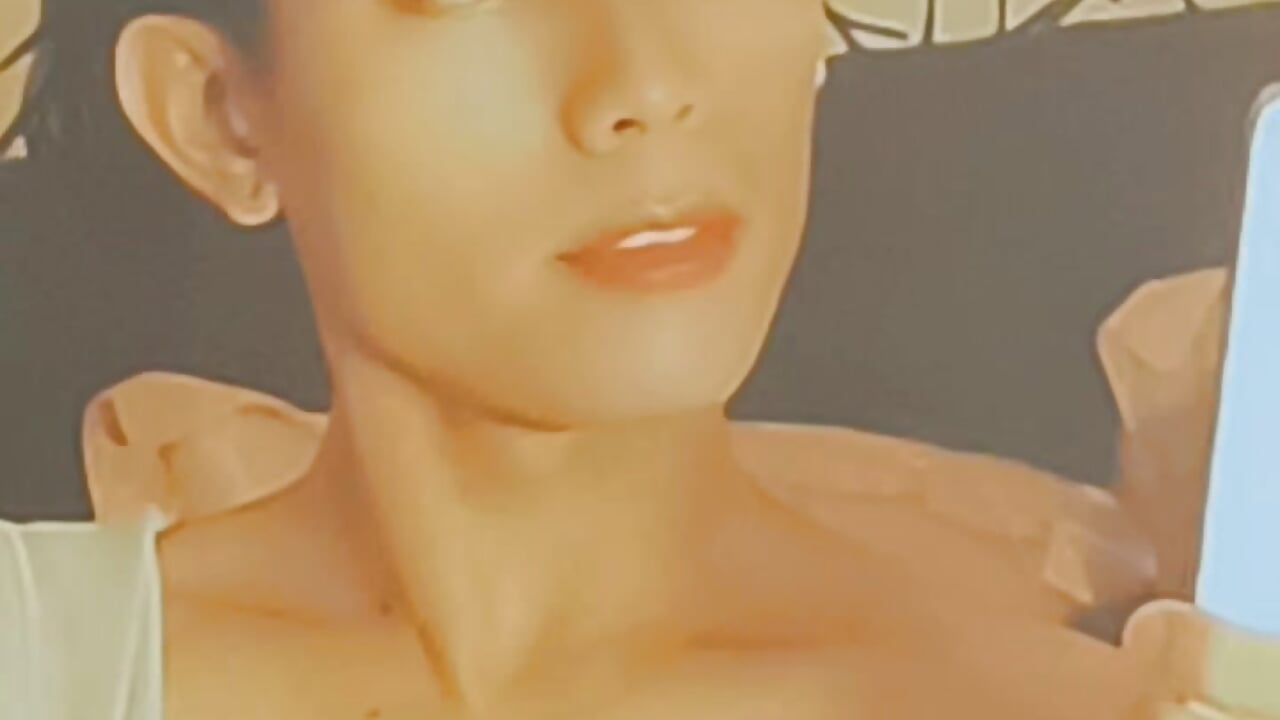 Gift - video by WildestTwink cam model