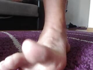 Giant Feet Stomping - video by HectorHot87 cam model