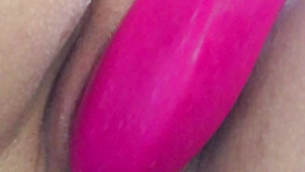 Some Dildo in my Pussy - SwedishJennifer 캠 모델의 동영상