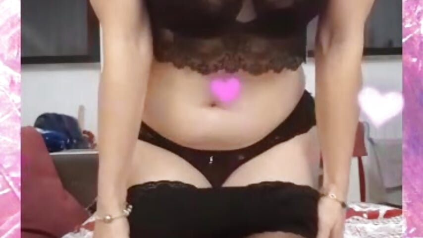 Striptease - lucillabollente 캠 모델의 동영상