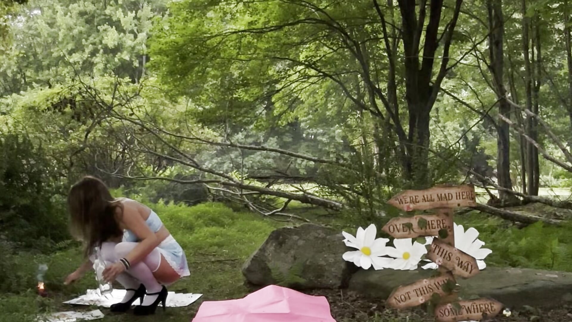Giantess Alice BTS - video by MiraKisss cam model