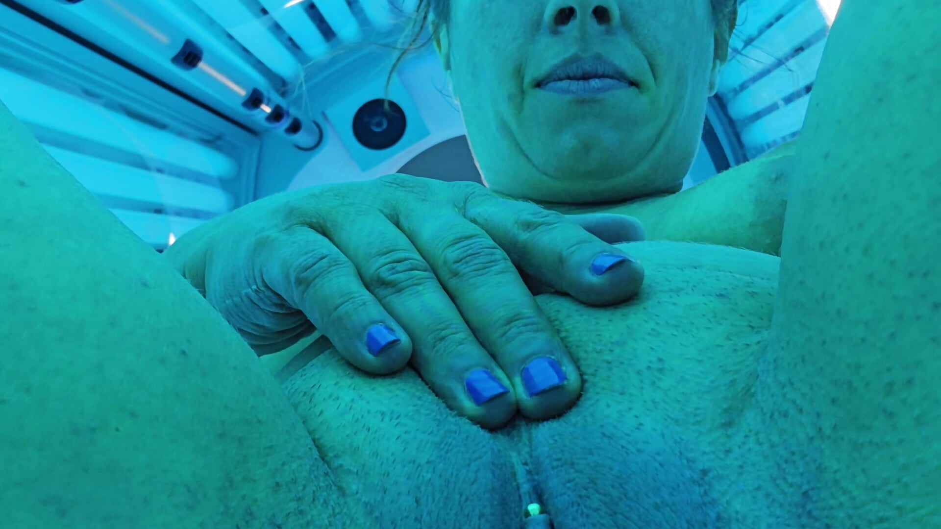 🌍Fitness Tanning Booth Squirt