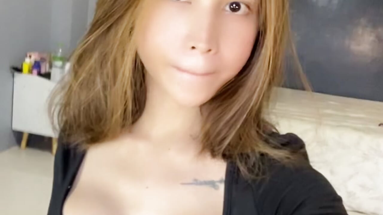 profile-intro-video-1743438944 - video by _FoxyFlair cam model