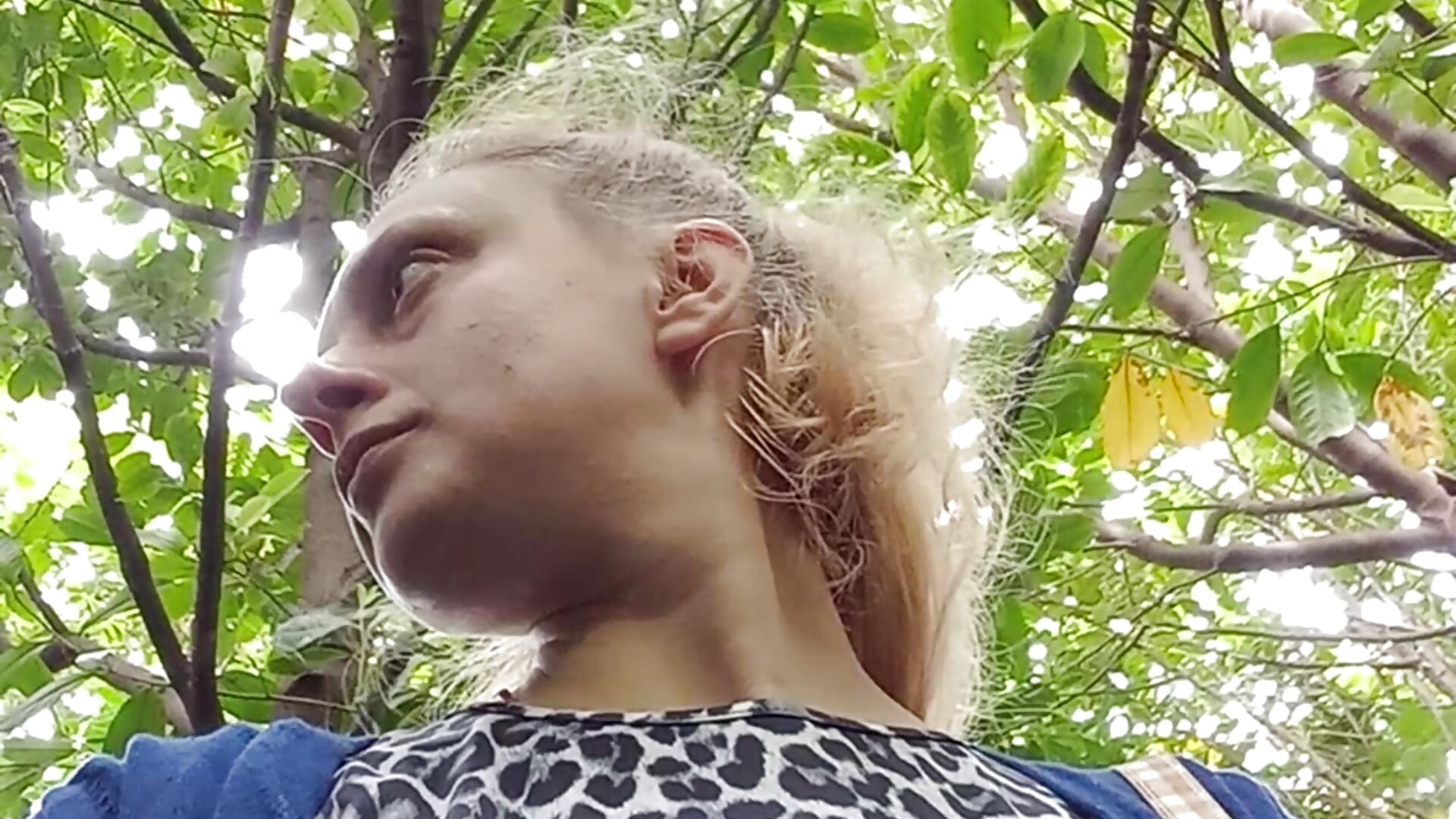 Risky  video close up to the road  !  Check on ! - βίντεο μοντέλου SexyAmanda33