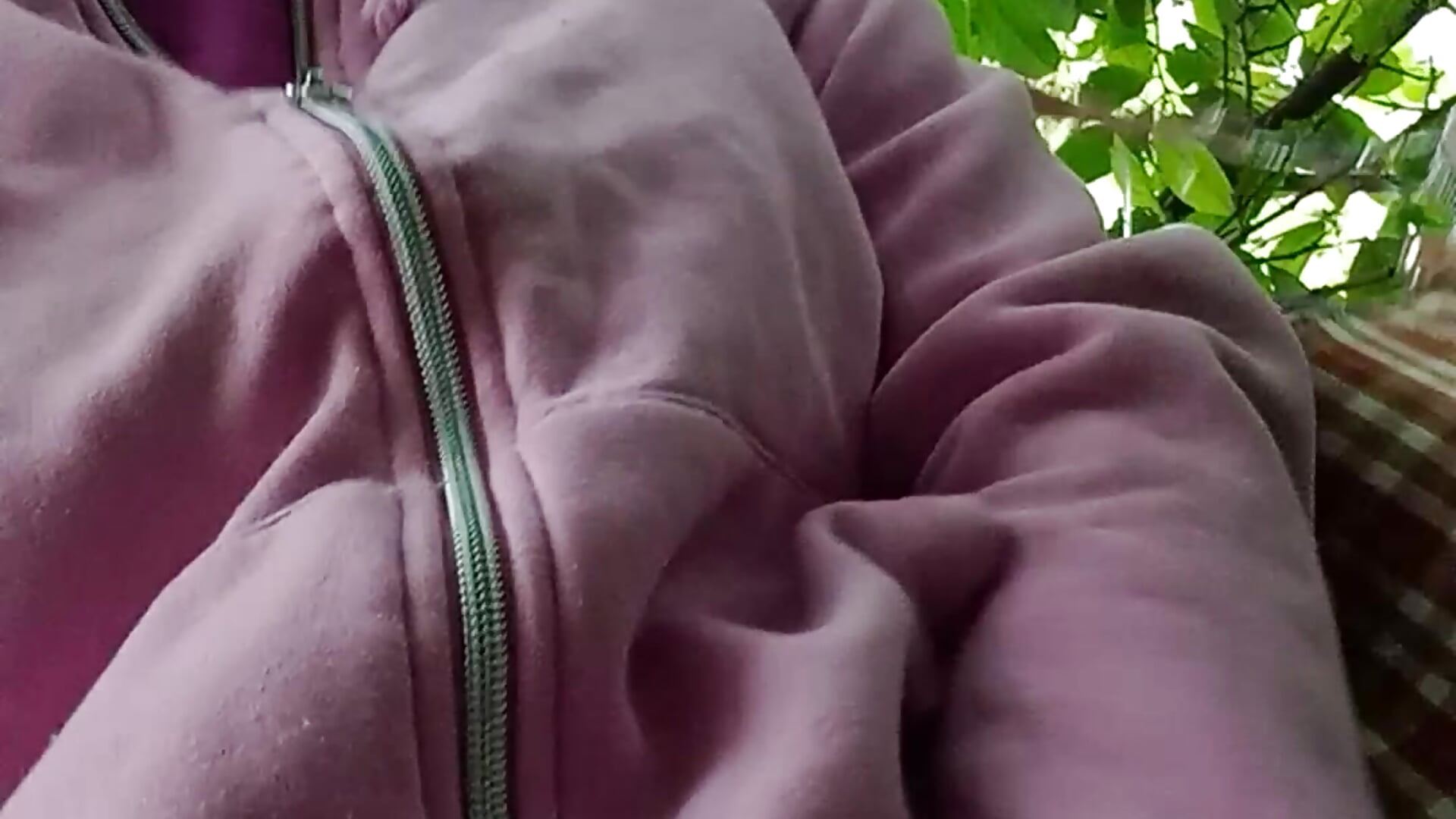 Risky video  outside  🤯🥵🤤 – video af SexyAmanda33 cam-model