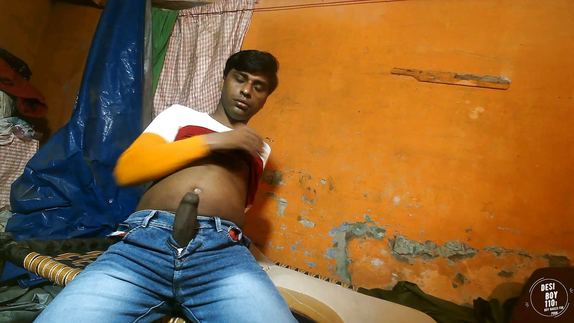 Hard Cock Unclothing Indian boy Video Making – видео вебкам-модели desiboy1101