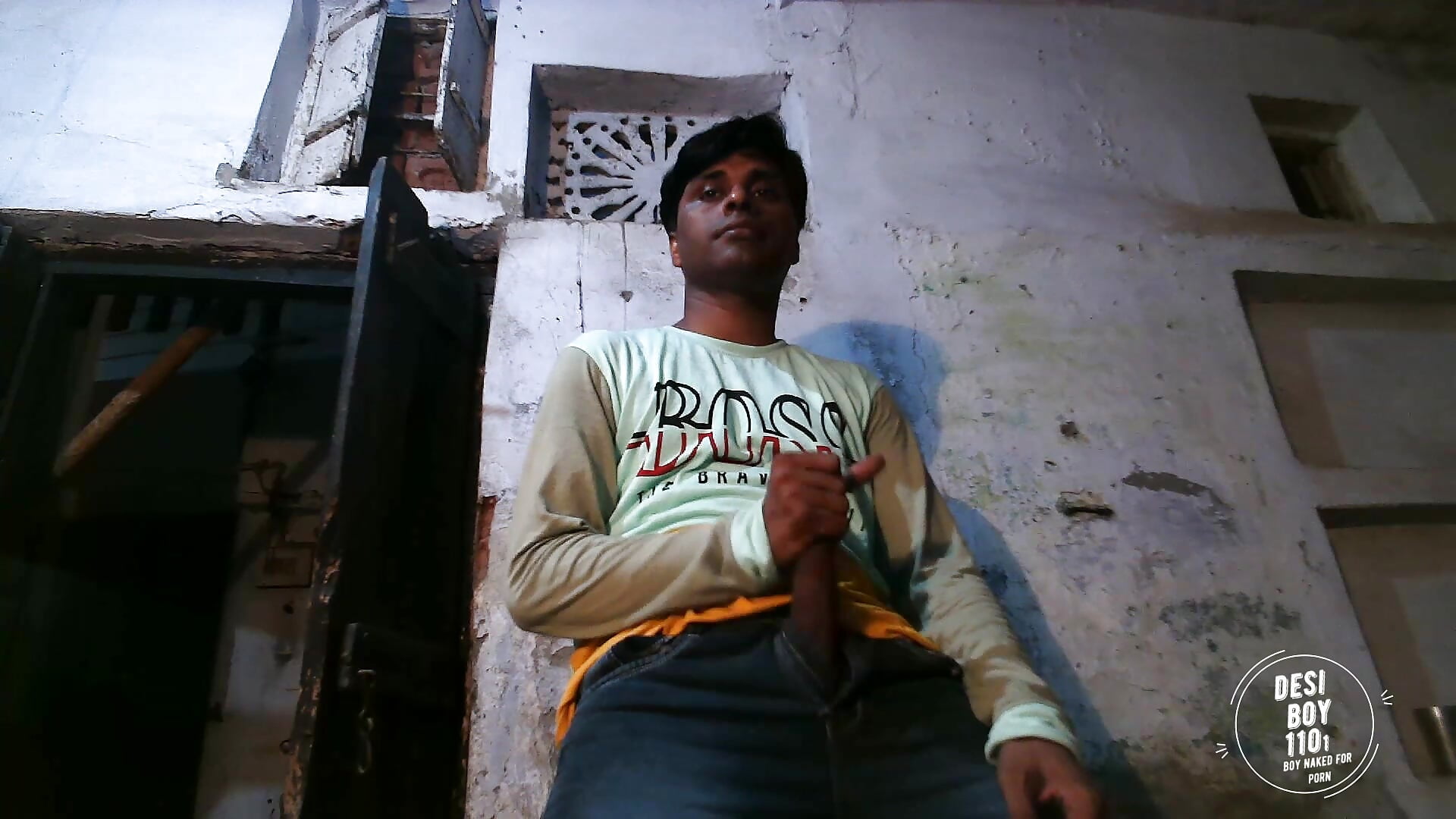 indian boy naughty alone at home – видео вебкам-модели desiboy1101