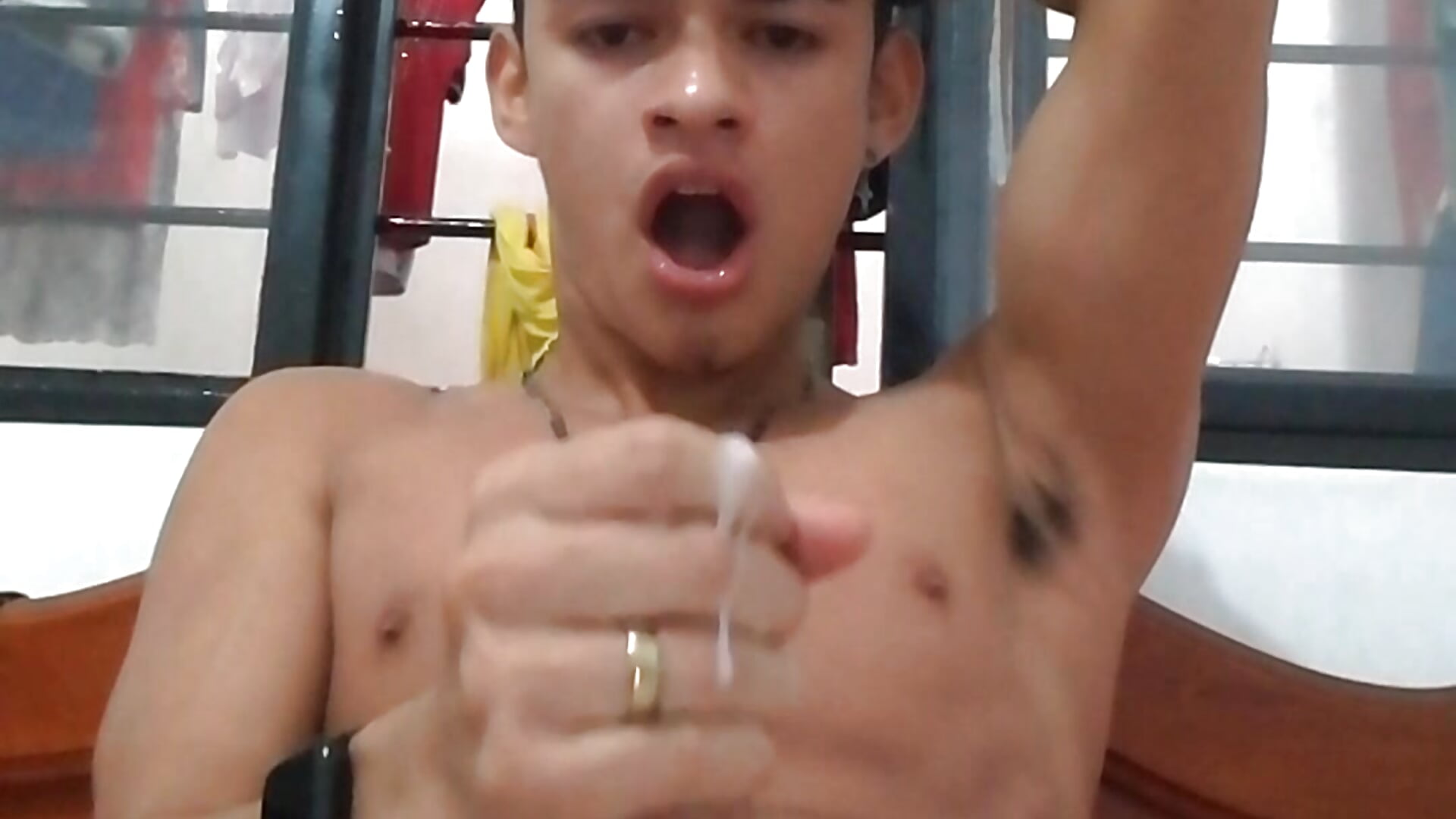 cumviko – video od webkamerové modelky VikoHands