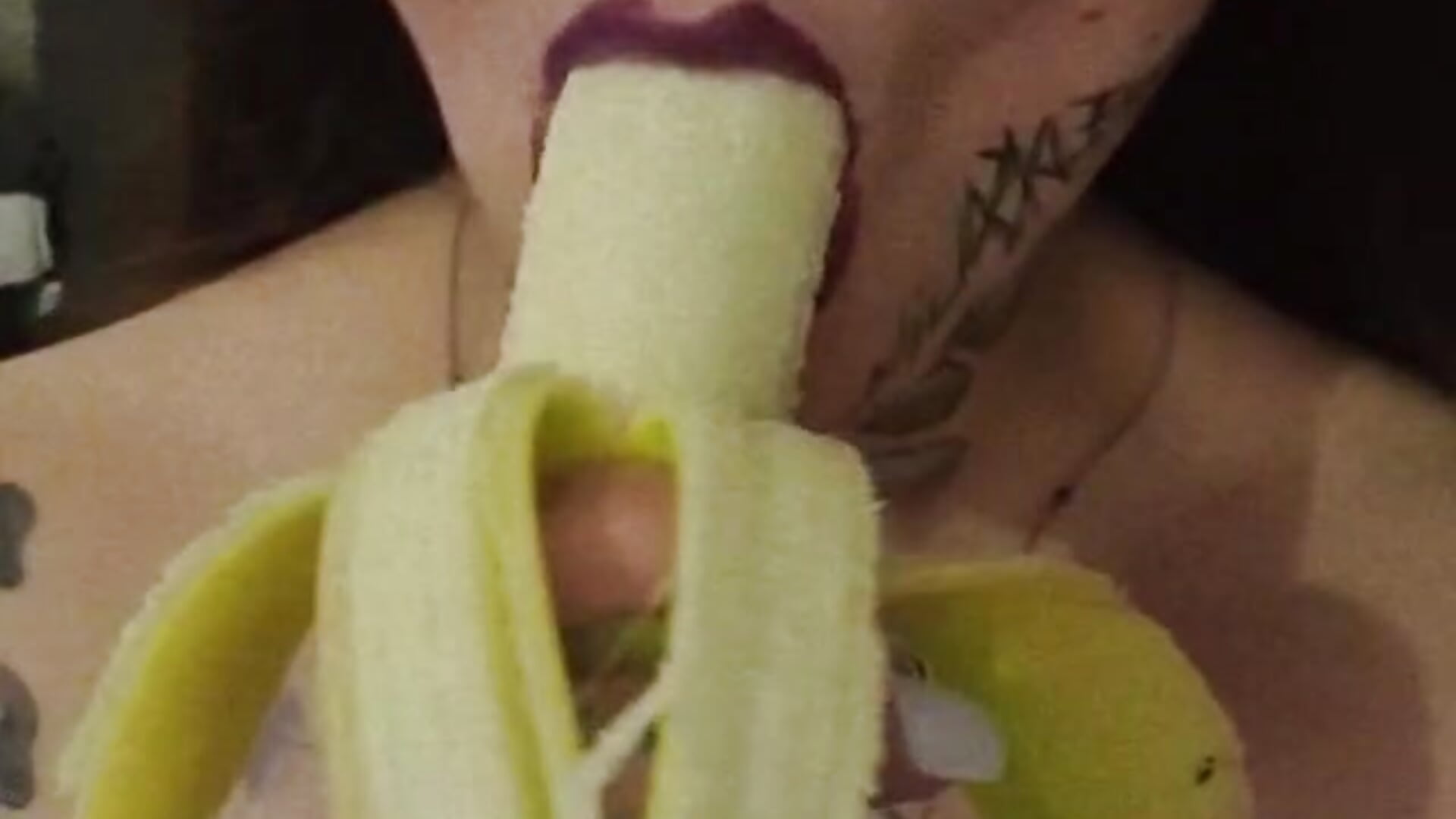 Banana  blow - video by RoxxyInk cam model