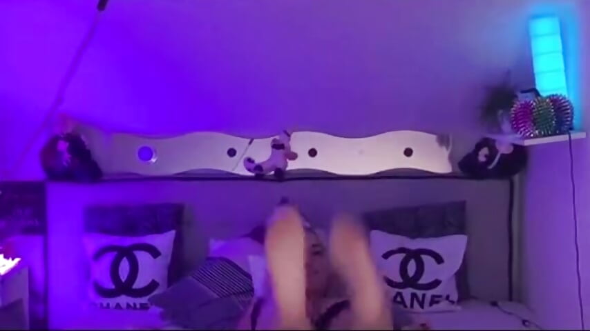 I’m the Queen ❤️✌🏽 - video by Monageil