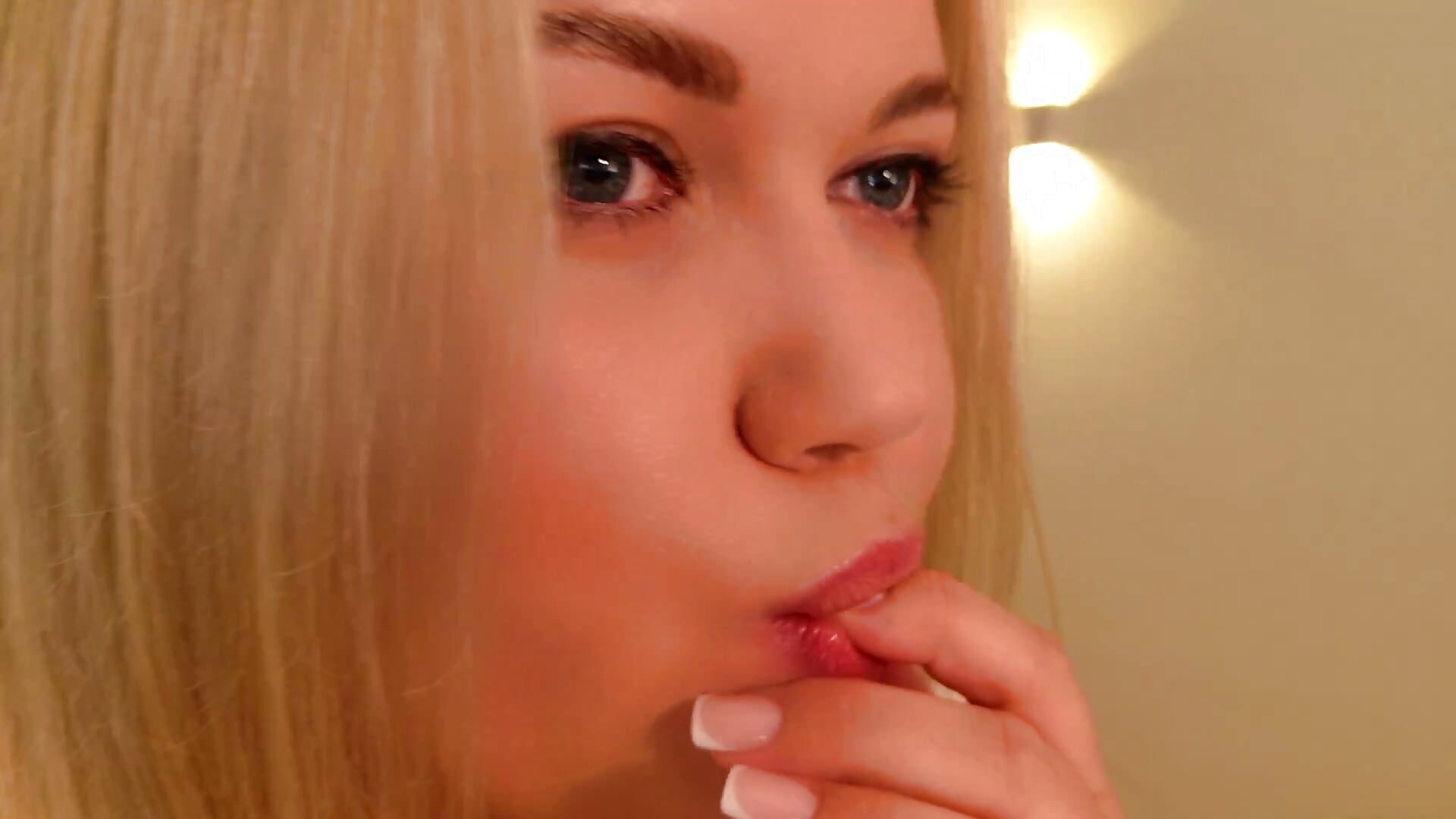 ocean colored eyes - video by _Miracleee cam model