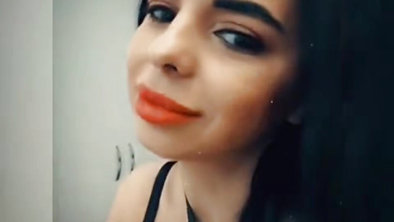 WhatsApp Video 2026-03-19 at 22,49,55 – video od webkamerové modelky juliahayessxx