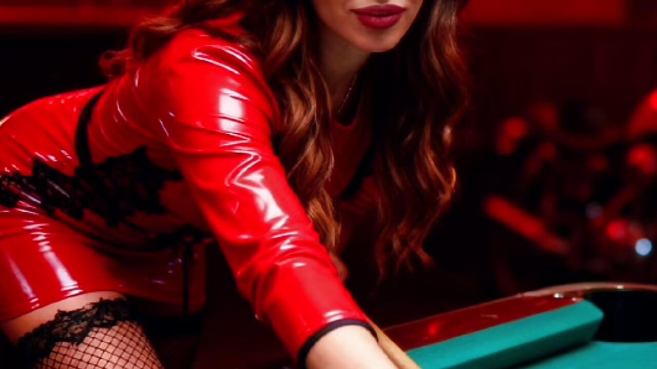 so red...... — filmik juliahayessxx, modela(-lki) na kamerkach