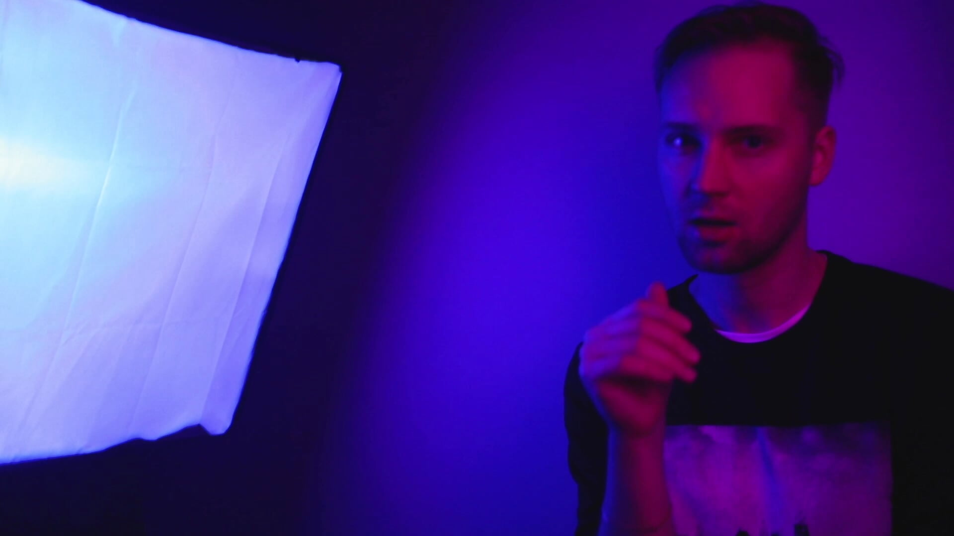 Anndy  in neon - video by Anndy_games cam model