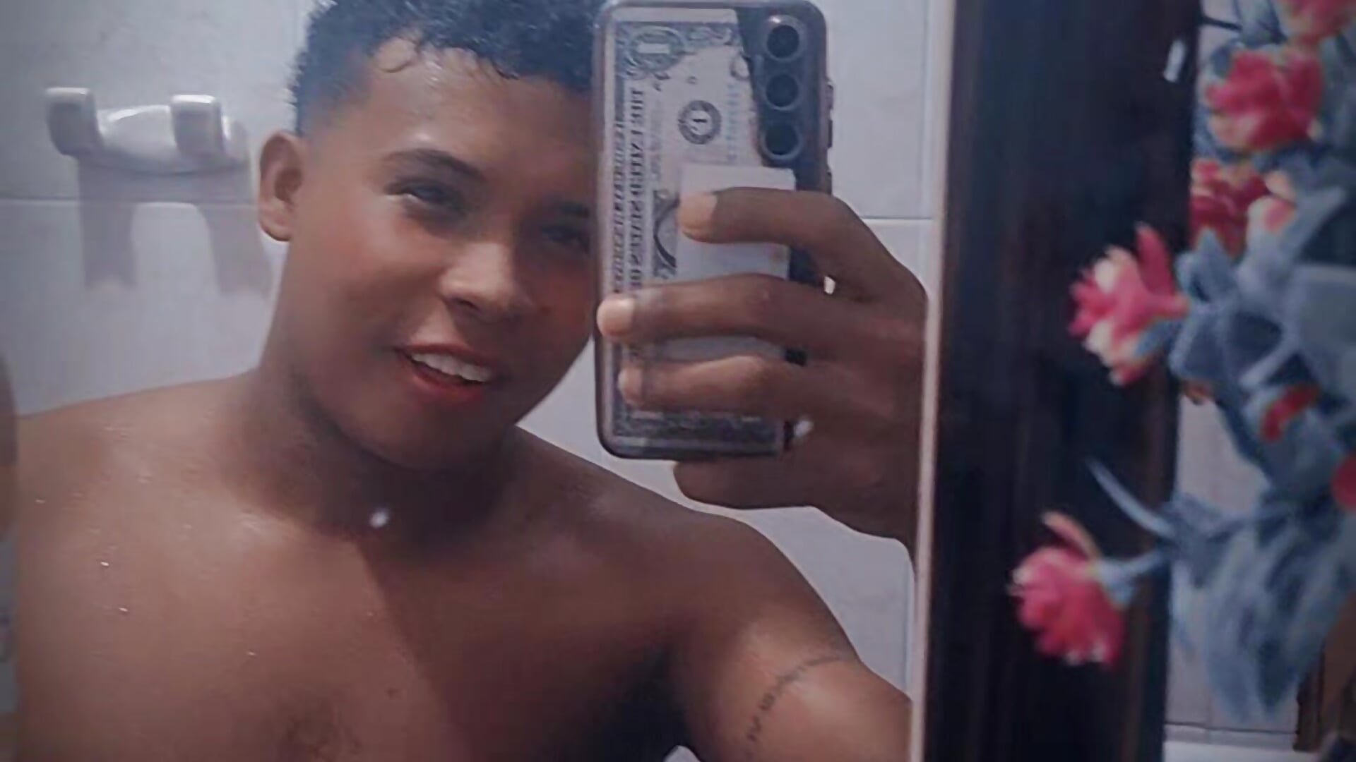 Una ducha – video od webkamerové modelky Rulitodj