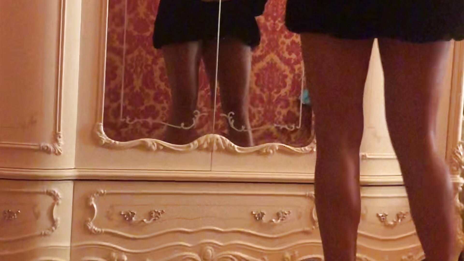 Topless Tease in Fur, Heels and Thongs - School_Teach 캠 모델의 동영상