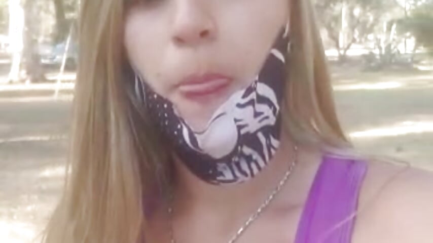 video al aire libre – video modela na kameri merylove