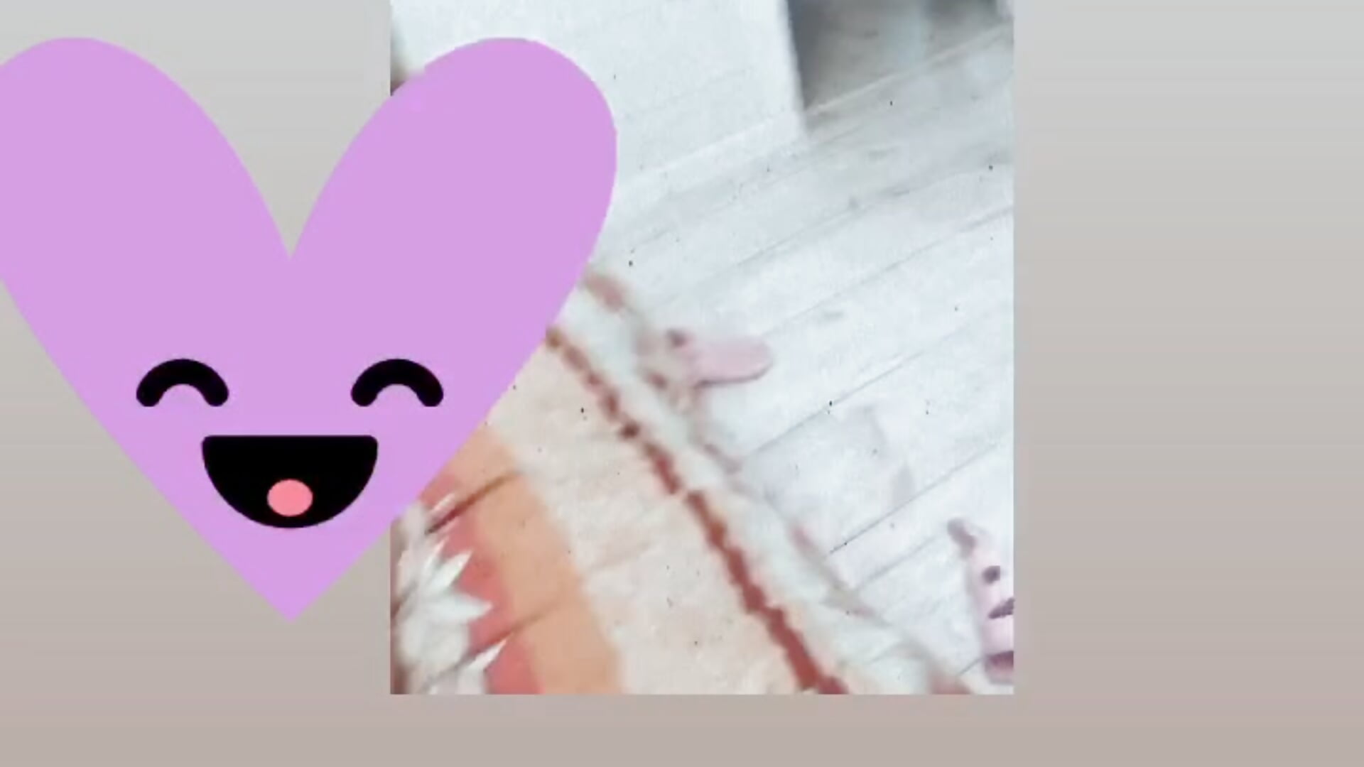 Sexy feet - video by GanseloMix cam model