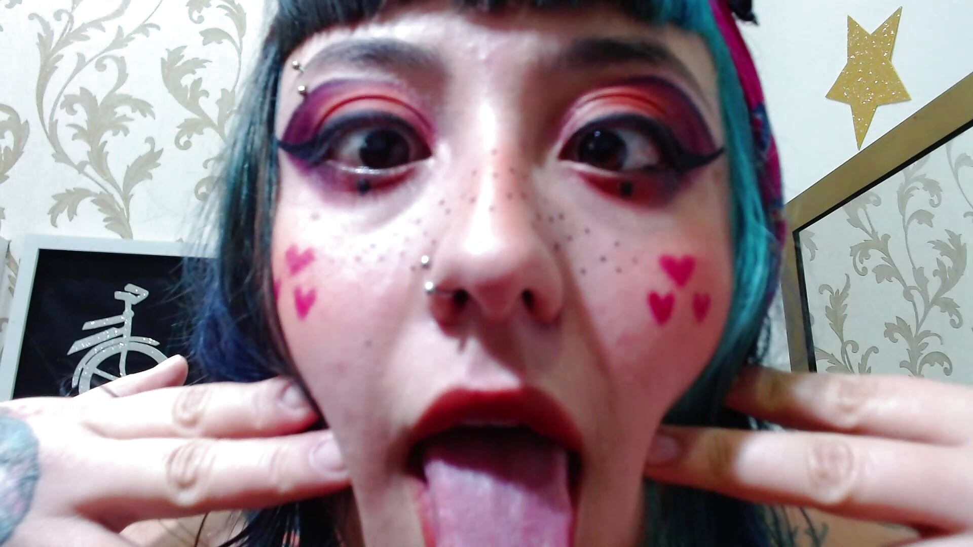 ahegao - video by cindy_ink cam model