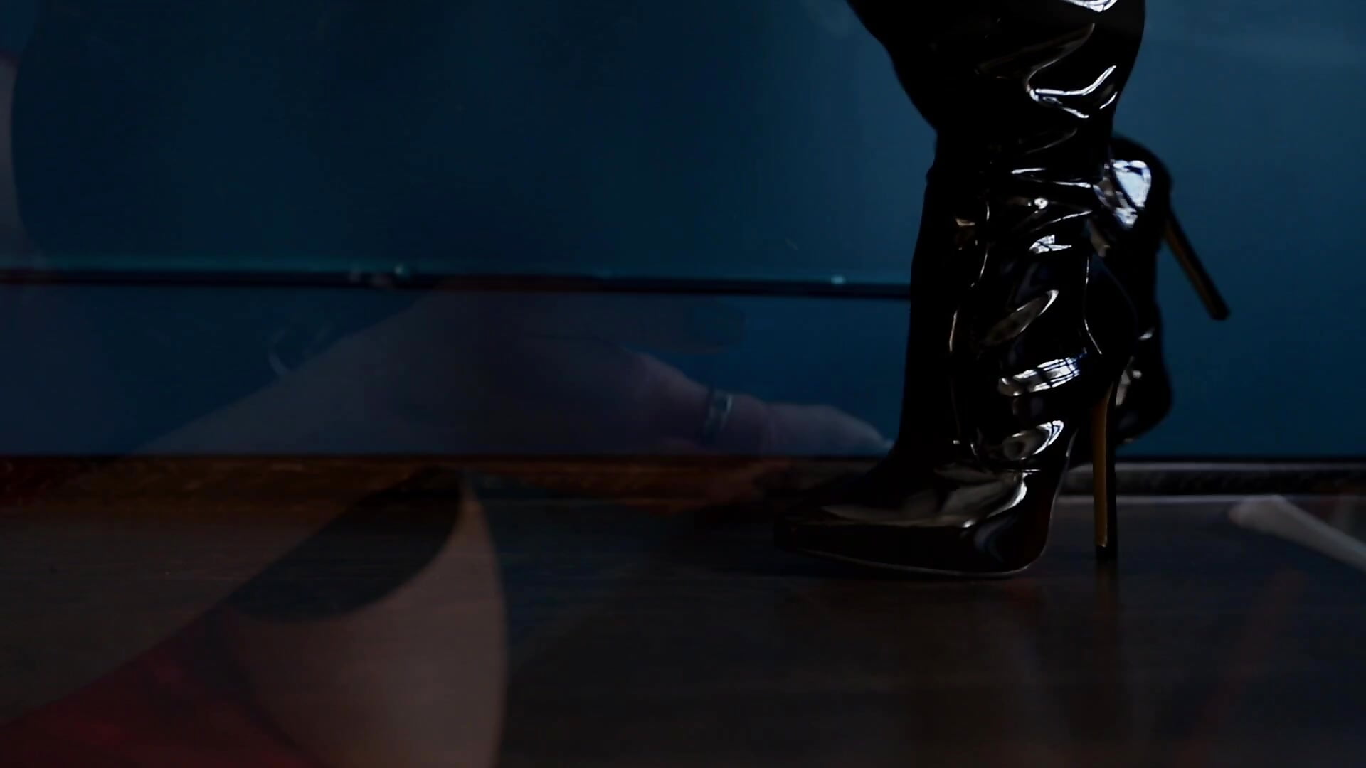 mistress in red - video by DreamVikky