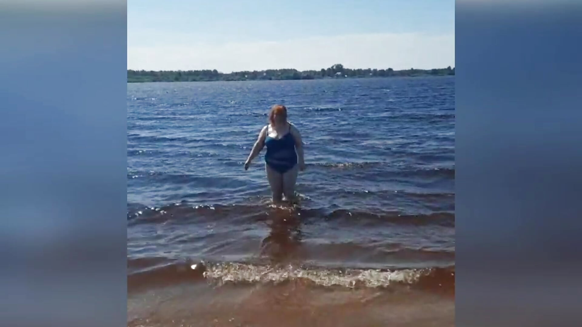 I swim in the river - 視頻由 leiamillersonn 主播提供