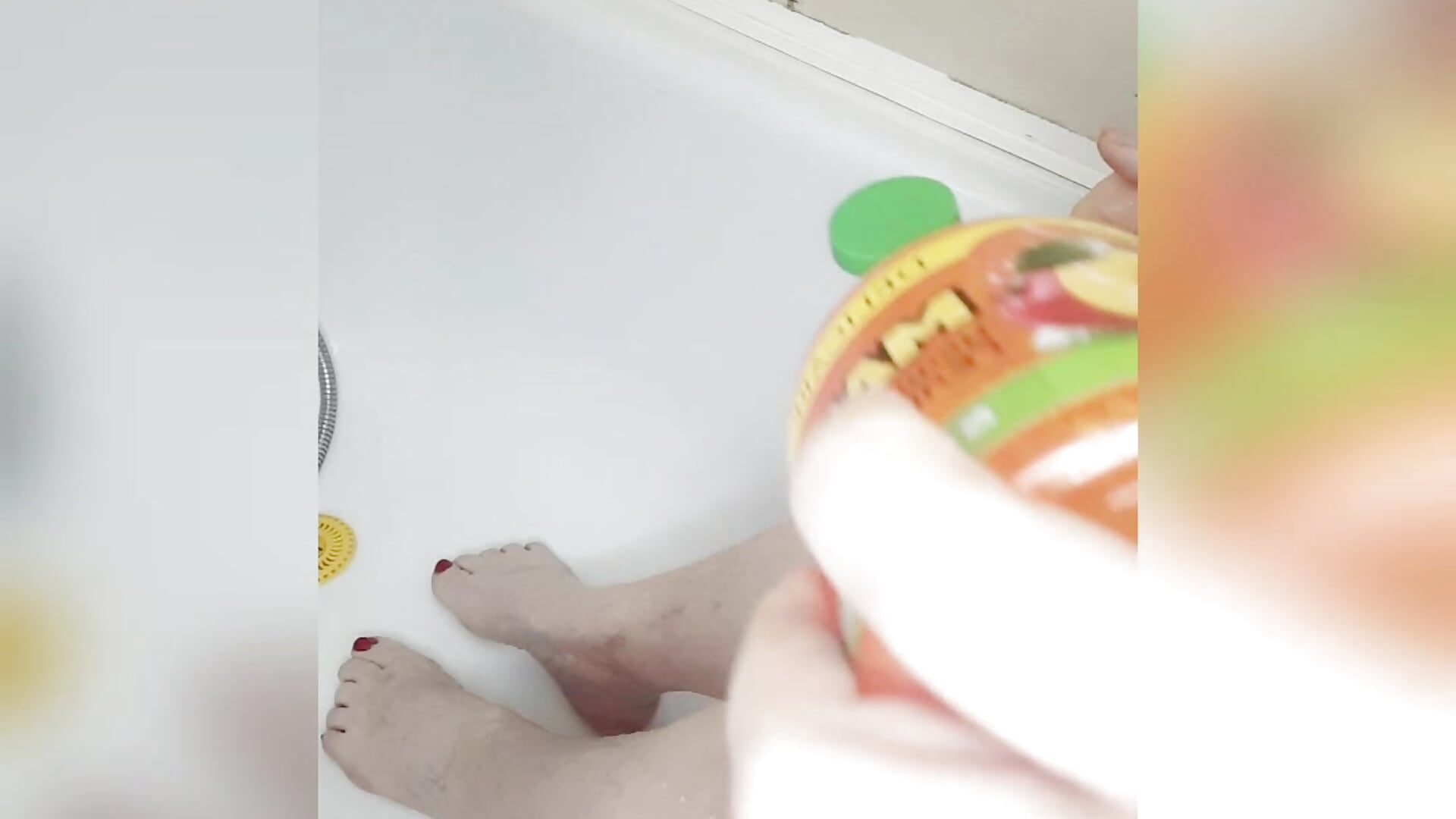 Scrub feet - 視頻由 leiamillersonn 主播提供