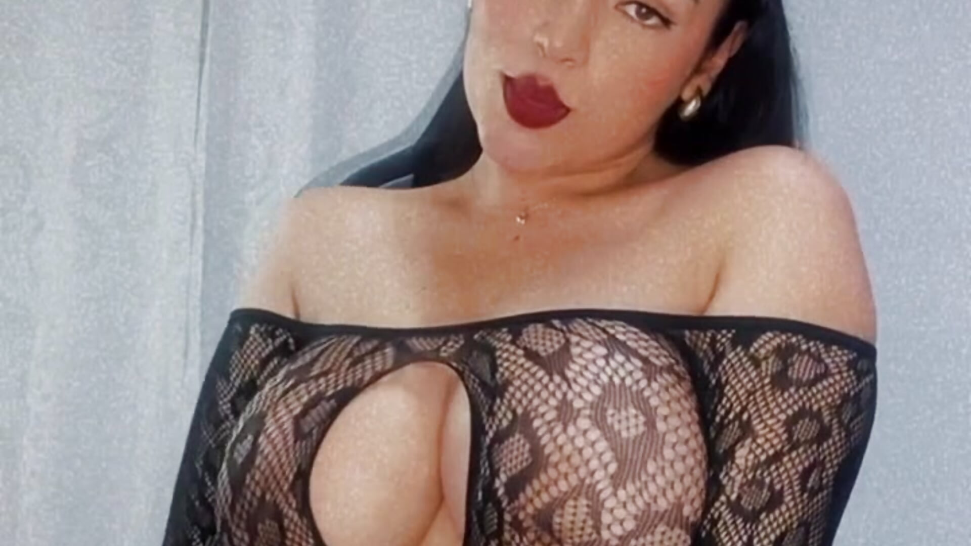 Eroticism characterizes me and it makes you horny 🥵 - video by Lia_Simons cam model