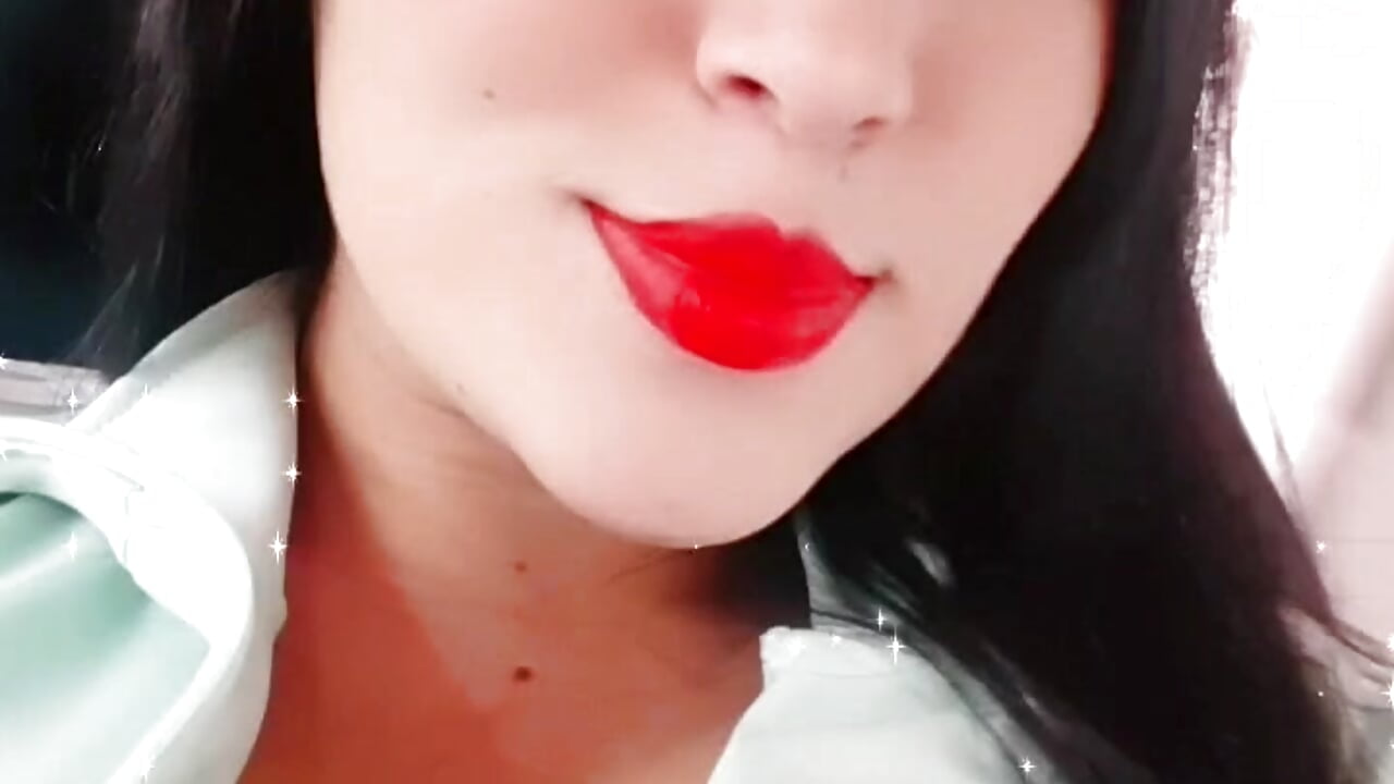 Red lips♡ - video by Lia_Simons cam model