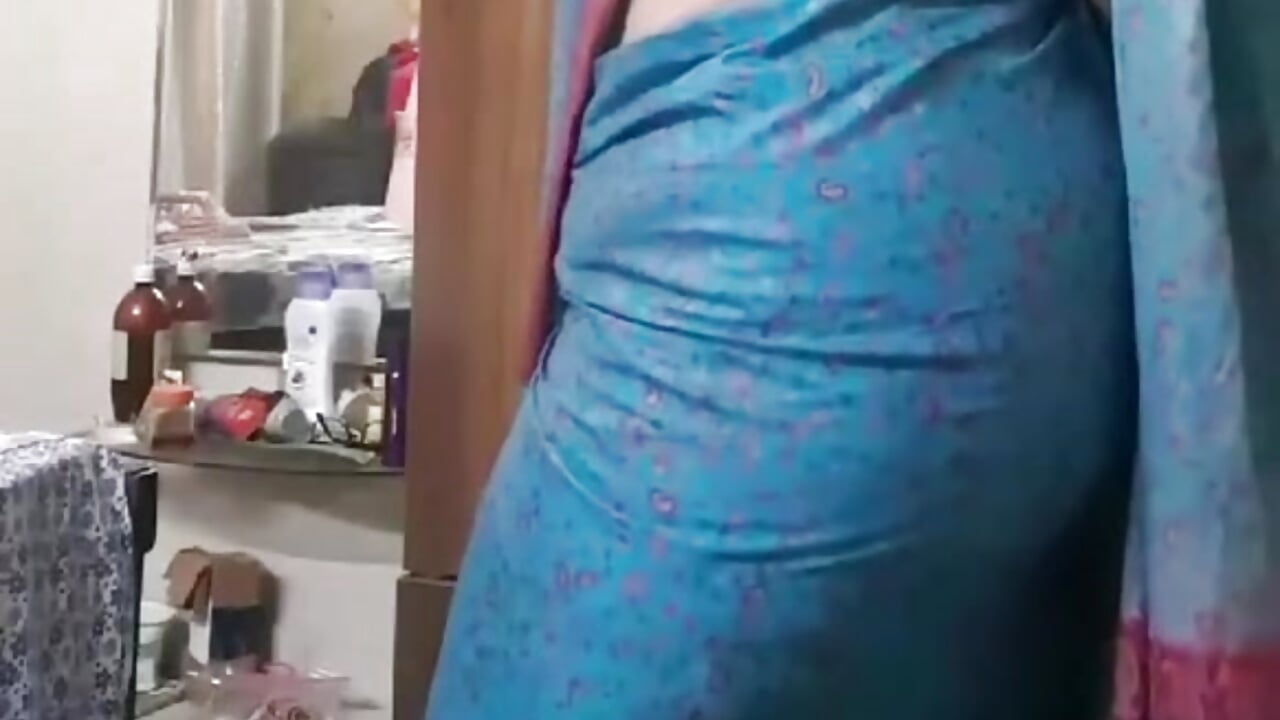 pooja teasing and dancing - video by indiankamsutra111 cam model