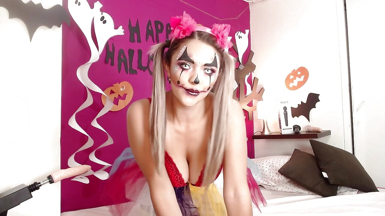 happy halloeen - video by melani_xc cam model